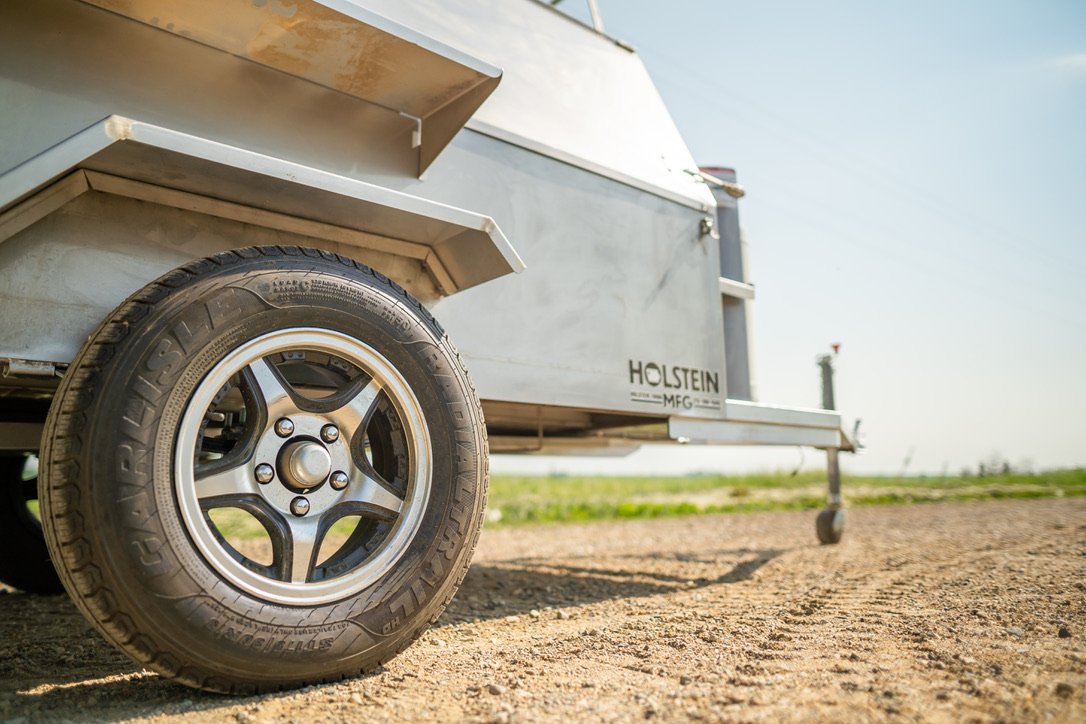 Model 7240CSS Towable Charcoal Grill – Stainless Steel