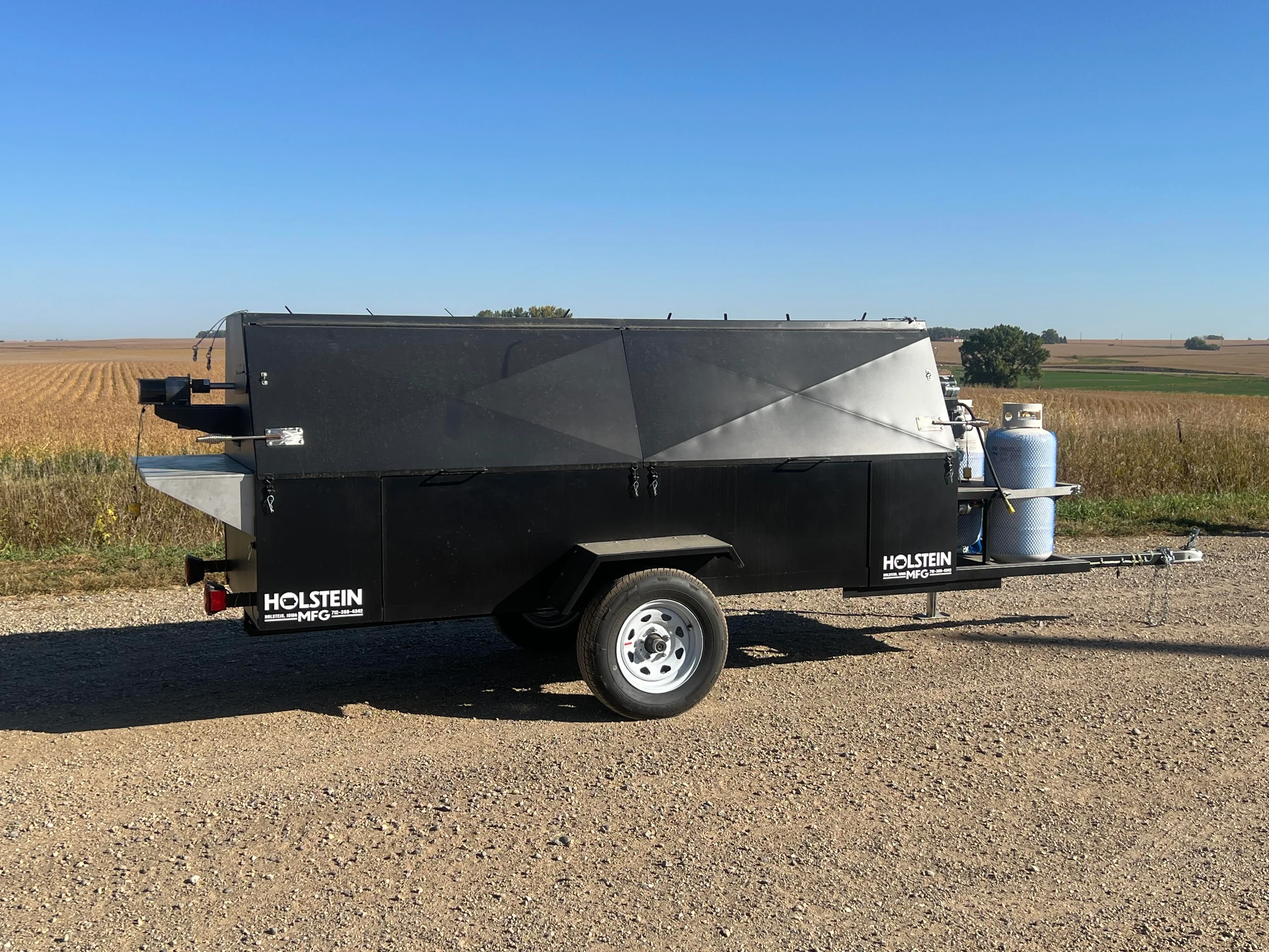 Model 1240C Towable Charcoal Grill