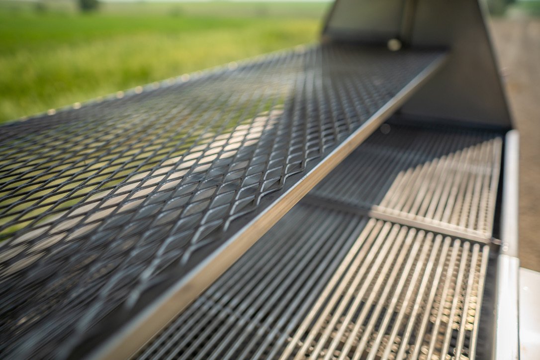 Model 7240CSS Towable Charcoal Grill – Stainless Steel