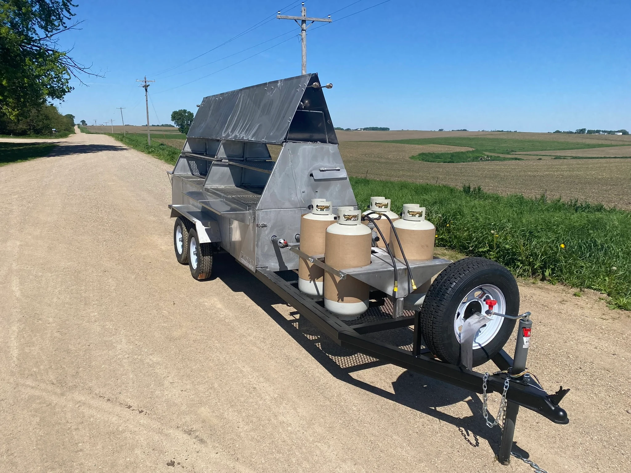 Model 1240CSS Towable Charcoal Grill – Stainless