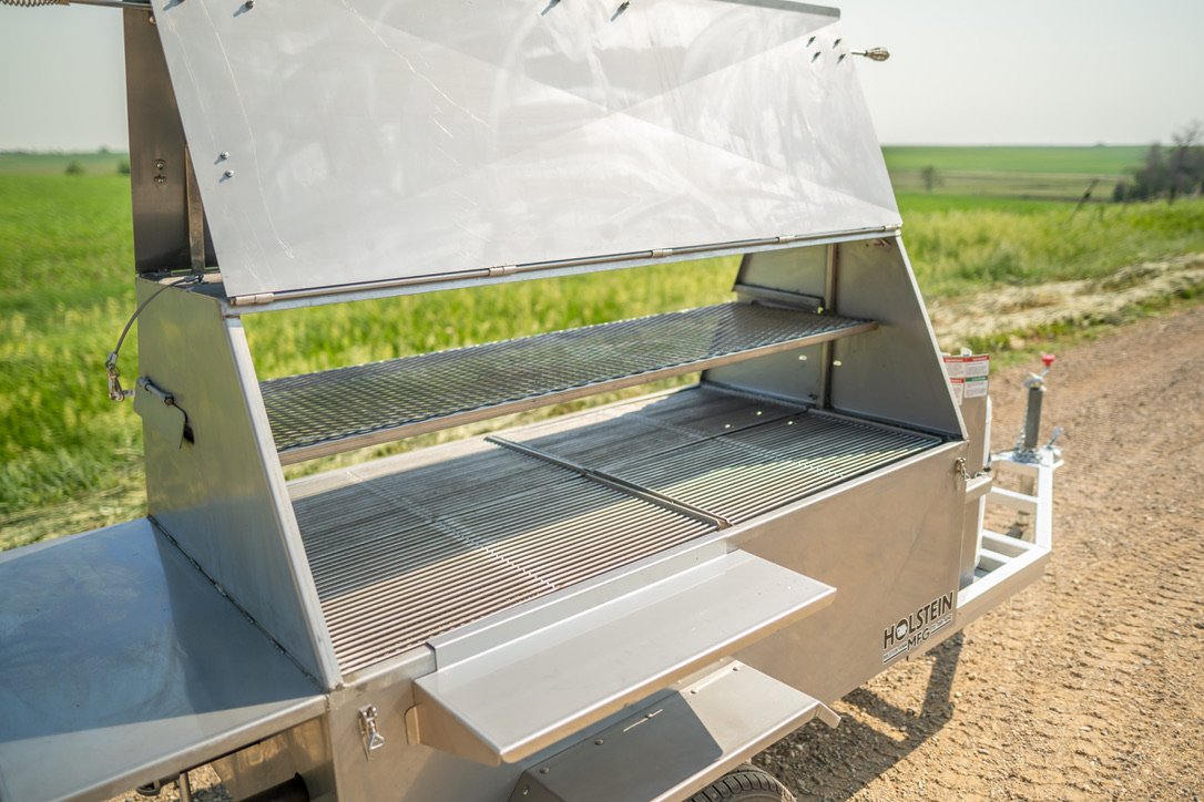 Model 7240CSS Towable Charcoal Grill – Stainless Steel