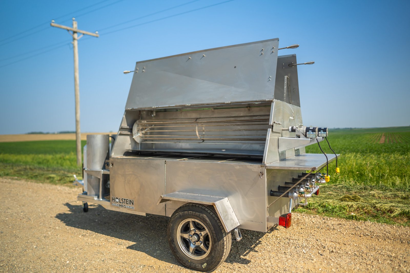 Model 7260CSS Towable Charcoal Grill – Stainless