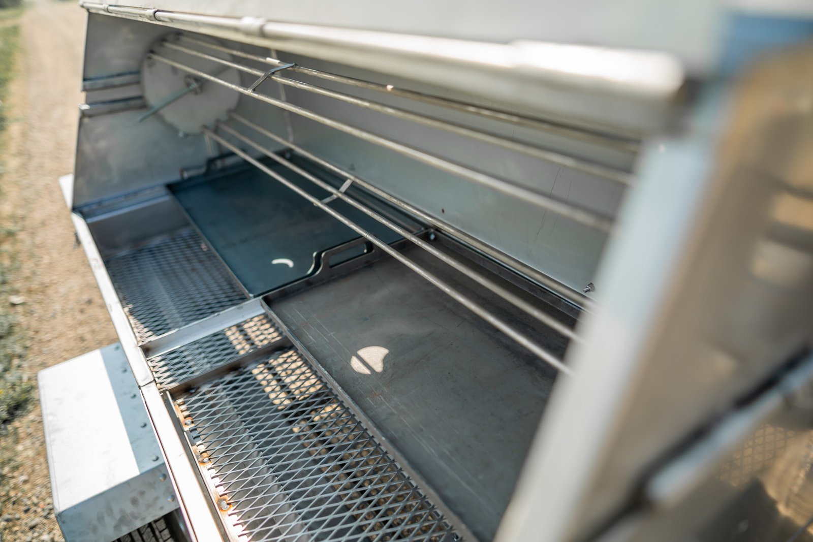 Model 7260CSS Towable Charcoal Grill – Stainless