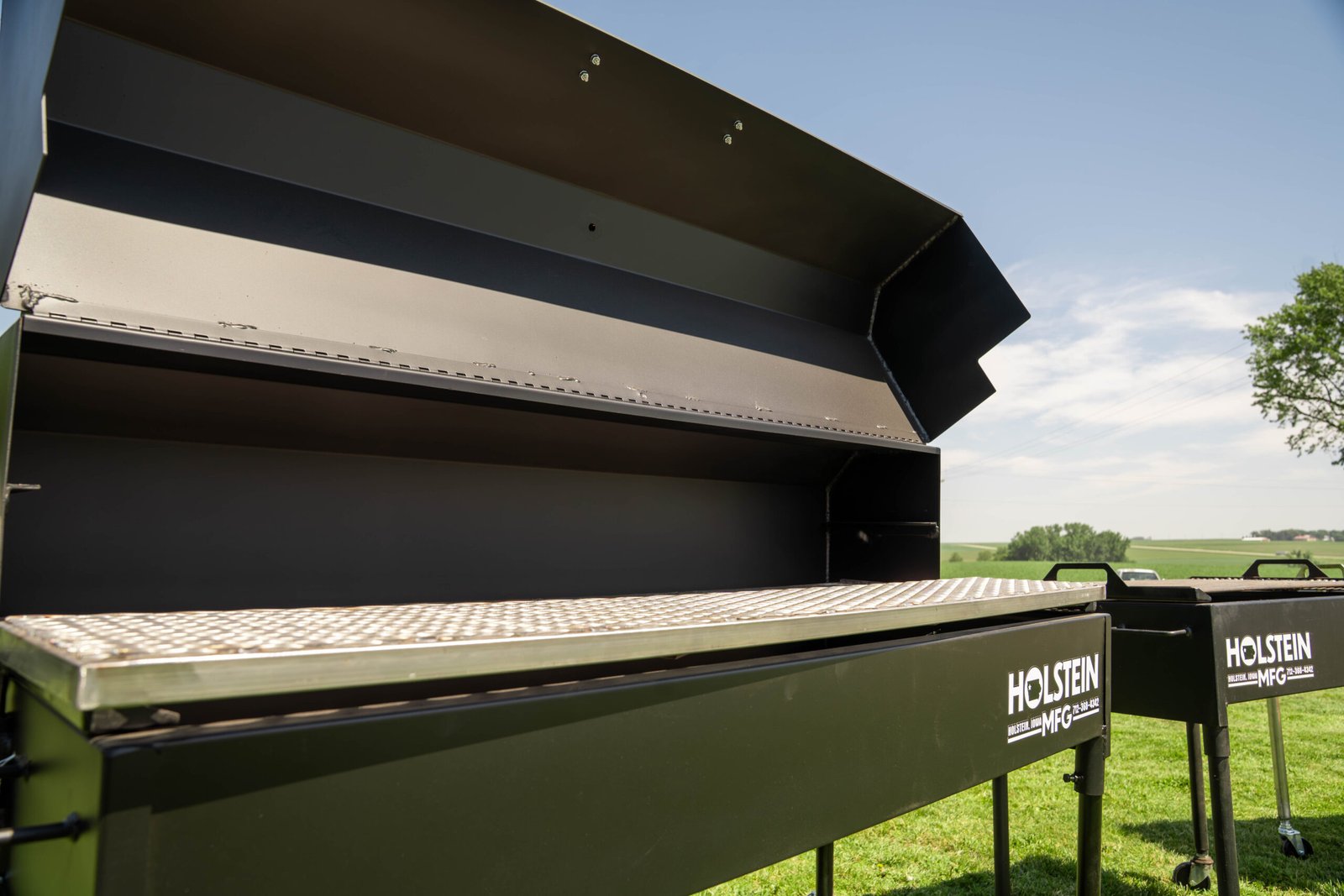 Model 2460C Professional Charcoal Grill