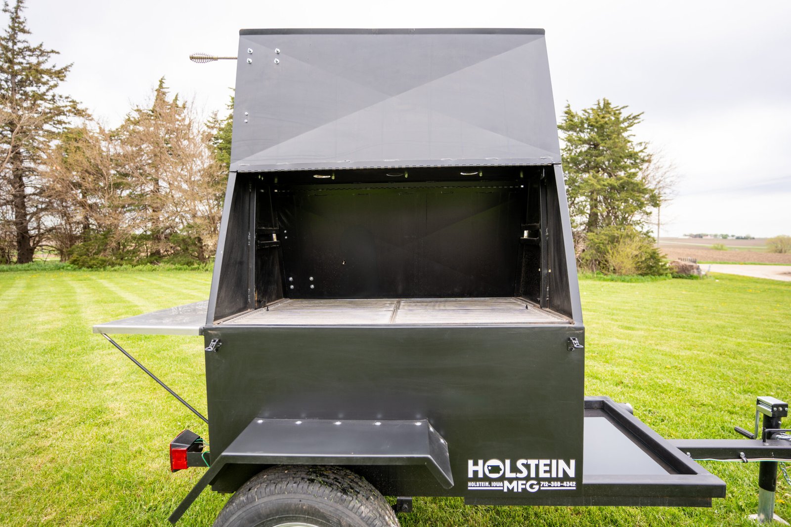 Model 6040CT-RT Towable Charcoal Grill