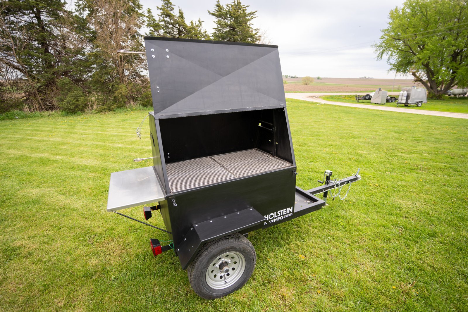 Model 6040CT-RT Towable Charcoal Grill