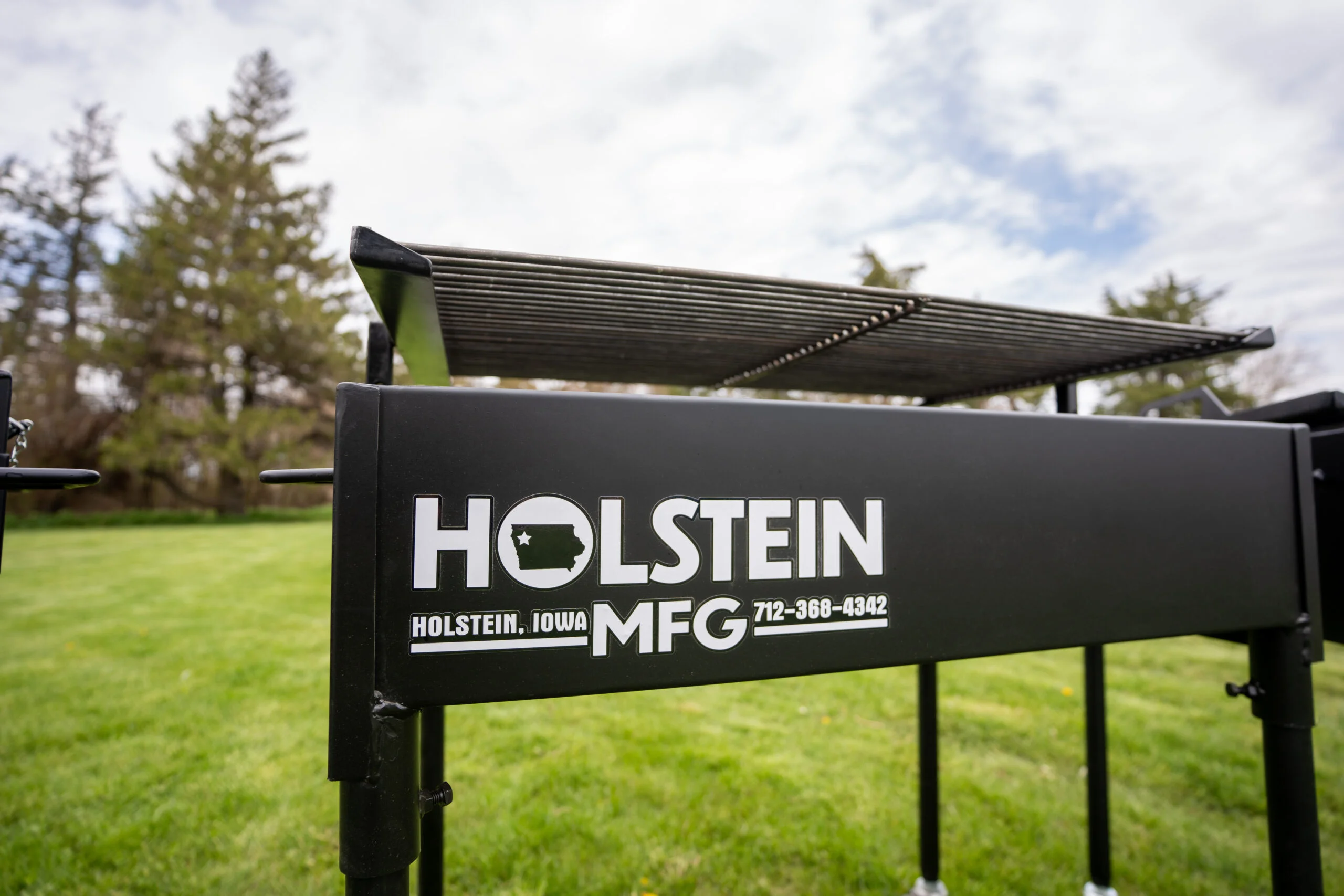 Model 2460C Professional Charcoal Grill