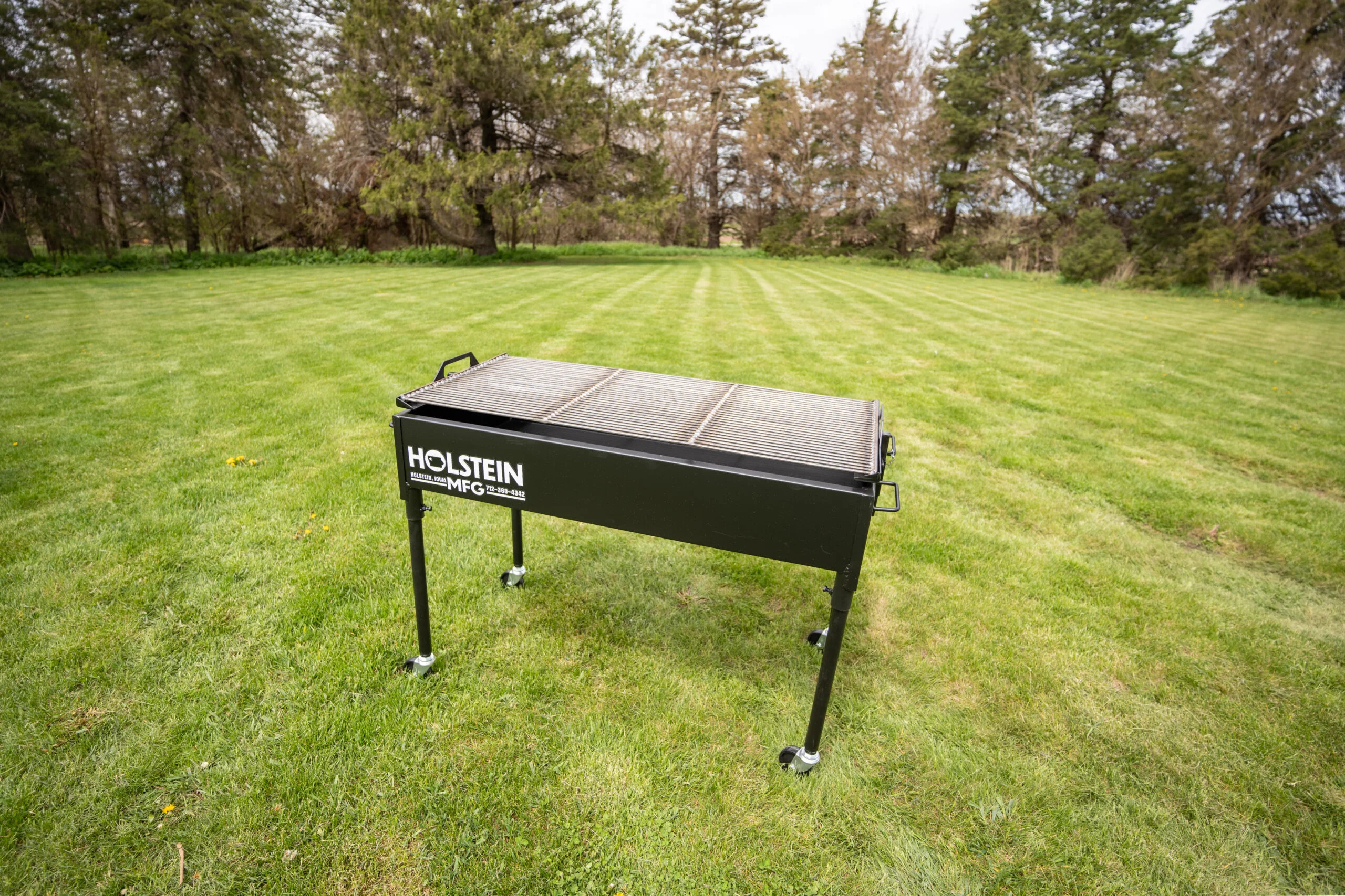 Model 2448C Professional Charcoal Grill