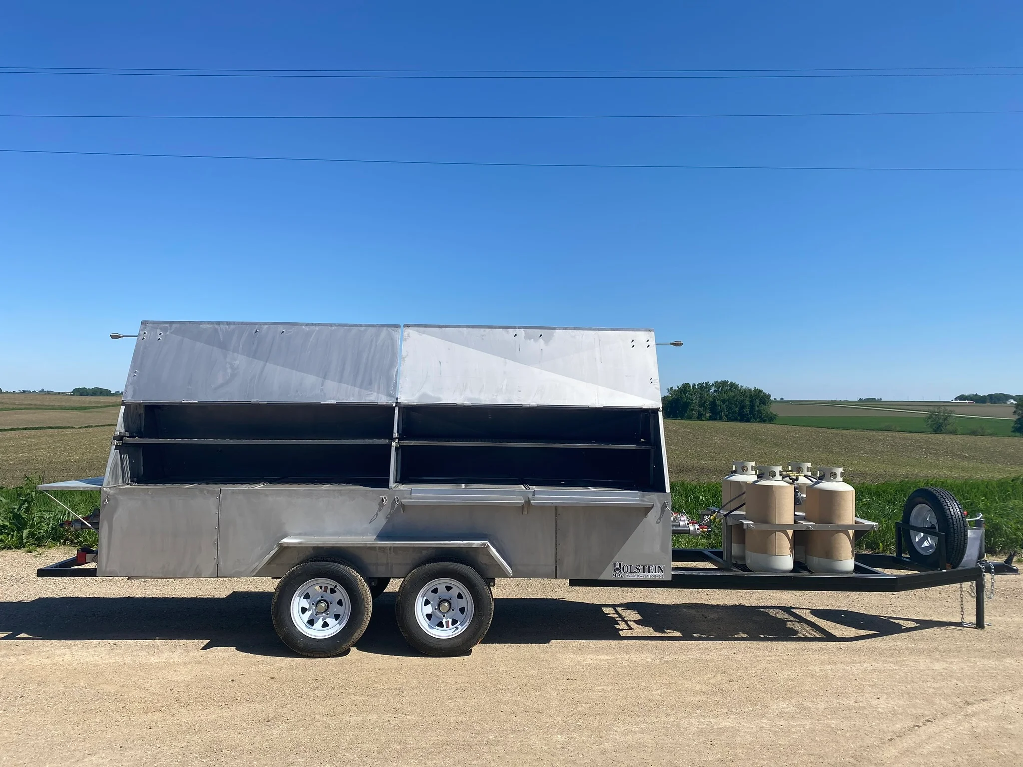 Model 1240CSS Towable Charcoal Grill – Stainless