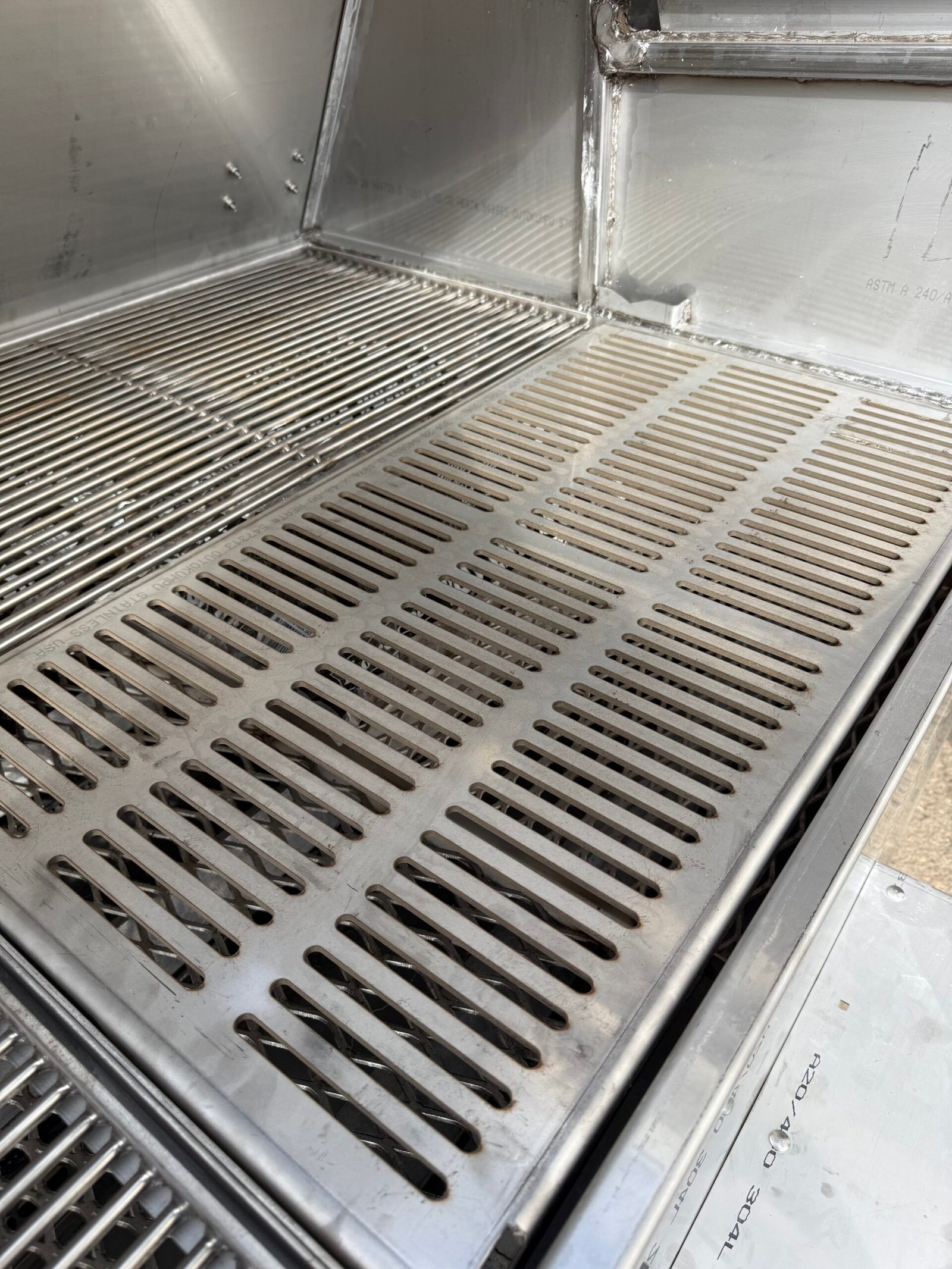 Model 7240GSS Towable Gas Grill – Stainless